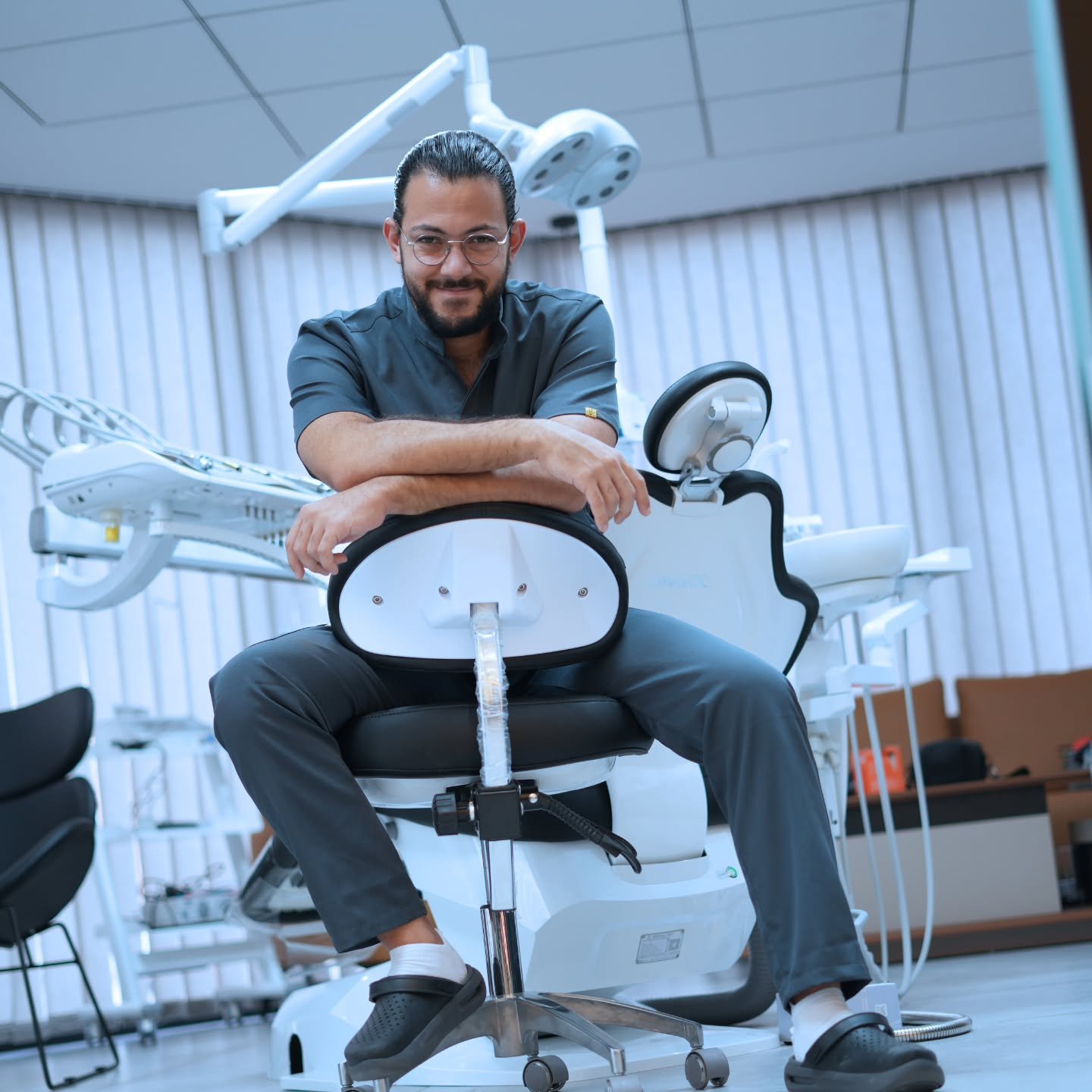 Dr Zniber Mounir, chirurgien-dentiste implantologue à Casablanca